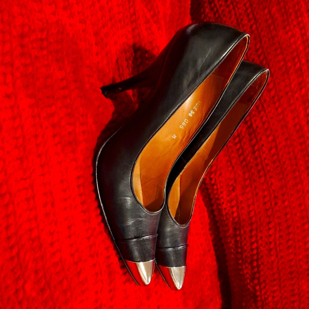 Donald Pliner heels